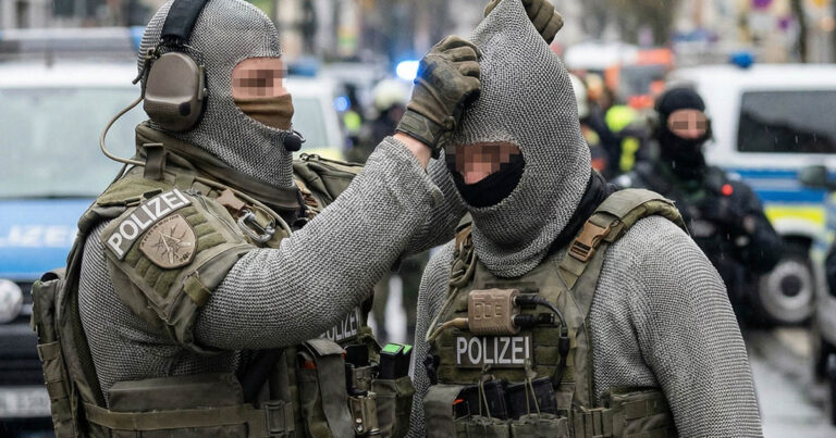 Miért viselnek a német különleges erők középkori láncinget a 21. században?