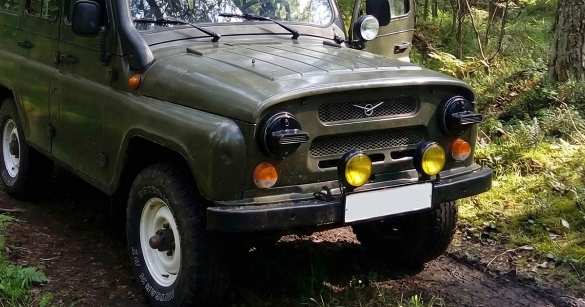 Miért voltak ilyen furcsa fényszóróborítások a szovjet terepjárókon: Elmagyarázom egyszerűen