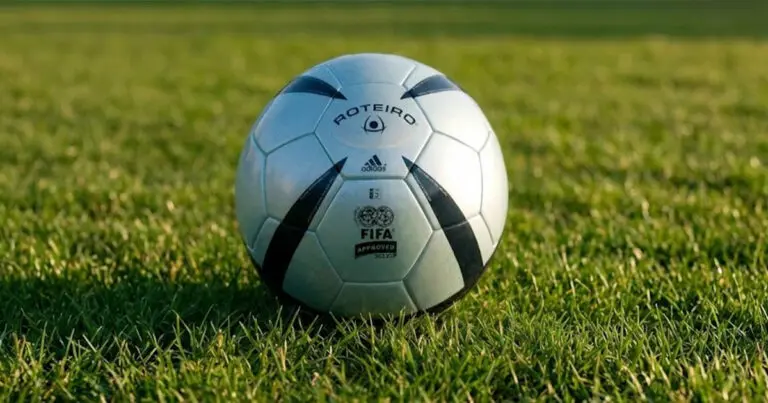 Miért volt kínzás a focistáknak és miért utálták annyian a legendás Roteiro labdát