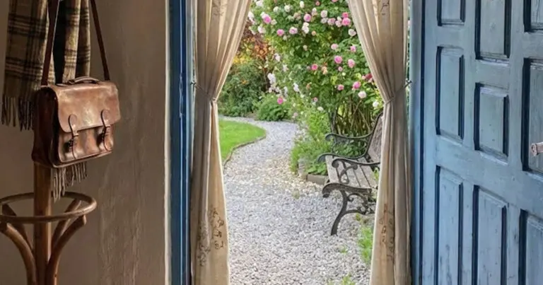 Hogyan élnek a lengyel emberek vidéken – vess egy pillantást erre a szokatlan házra