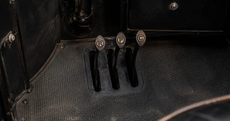 Miért nem tudna egy modern sofőr még csak három métert sem menni egy Ford T-modellel?